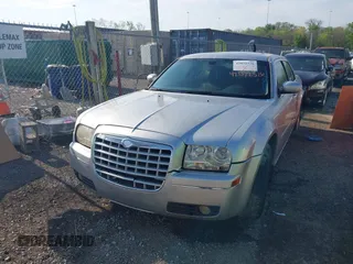 2005 Chrysler 300 with VIN 2C3AA53G15H668274, listed as a IAAI auction lot 42072526 with 175,225 mi miles. Bid and sale history available at carsss.com. Image 6.