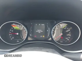 2018 Jeep Compass Altitude with VIN 3C4NJDBB3JT316425, listed as a IAAI auction lot 41923797 with 96,969 mi miles and . Bid and sale history available at carsss.com. Image 7.
