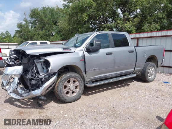 2024 Ram 2500 Big Horn z VIN 3C6UR5DL8RG343566, wystawiony jako IAAI lot #42526456 z przebiegiem Nie podano mil oraz . Historia ofert i sprzedaży dostępna na DreamBid. Obrazek 15.