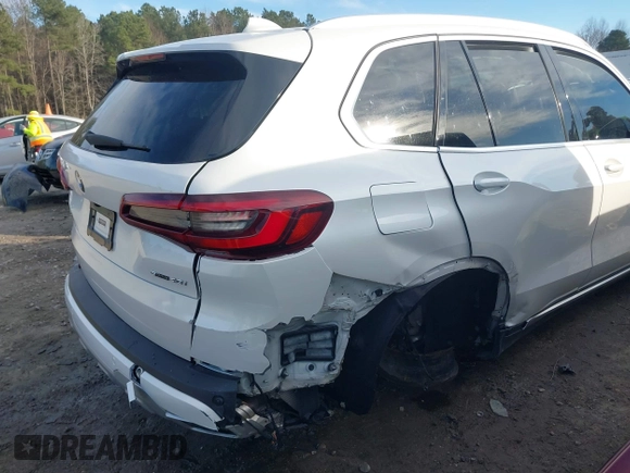 2022 BMW X5 sDrive40i with VIN 5UXCR4C05N9J18410, listed as a IAAI auction lot 41638894 with 42,971 mi miles. Bid and sale history available at carsss.com. Image 6.