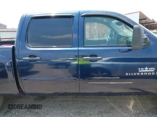 2007 Chevrolet Silverado 1500 1LT with VIN 2GCEC13J971511292, listed as a IAAI auction lot 42181818 with 239,647 mi miles and . Bid and sale history available at DreamBid. Image 13.