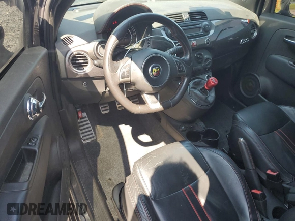 2015 FIAT 500 Abarth z VIN 3C3CFFFH1FT508103, wystawiony jako Copart lot #59267965 z przebiegiem 108 068 mil mil oraz Szkoda całkowita • Salvage title. Historia ofert i sprzedaży dostępna na DreamBid. Obrazek 8.