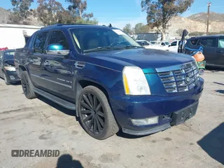 2007 Cadillac Escalade EXT with VIN 3GYFK62887G241511, listed as a IAAI auction lot 41610930 with 57,117 mi miles. Bid and sale history available at carsss.com. Image 1.