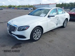 2019 Mercedes-Benz E-Class E 300 with VIN WDDZF4KB4KA686266, listed as a IAAI auction lot 41100169 with 18,205 mi miles. Bid and sale history available at carsss.com. Image 17.