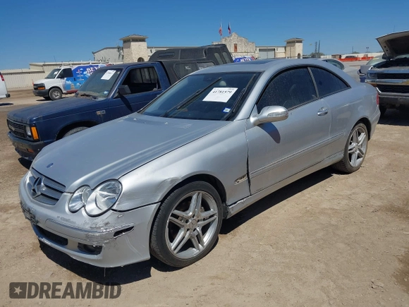 2008 Mercedes-Benz CLK 350 with VIN WDBTJ56H38F258699, listed as a IAAI auction lot 41781579 with 166,754 mi miles and . Bid and sale history available at DreamBid. Image 2.