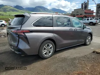 2021 Toyota Sienna Limited with VIN 5TDZRKEC6MS032353, listed as a Copart auction lot 41128344 with 24,111 mi miles and Salvage Title. Bid and sale history available at carsss.com. Image 3.