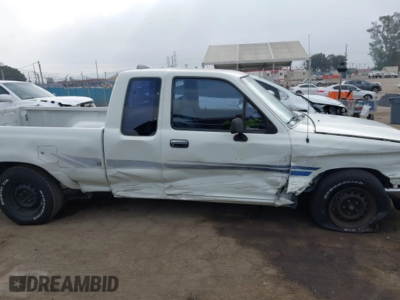1994 Toyota Pickup with VIN JT4VN93D8R5040210, listed as a IAAI auction lot 42074313 with 175,515 mi miles and . Bid and sale history available at DreamBid. Image 13.
