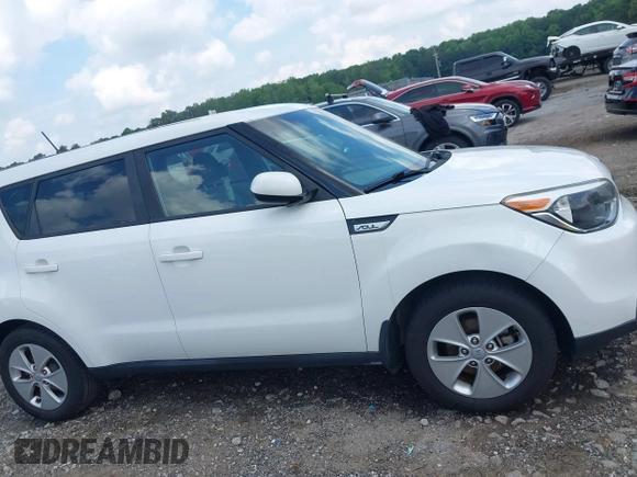 2016 Kia Soul z VIN KNDJN2A23G7362505, wystawiony jako IAAI lot #42280947 z przebiegiem 126 029 mil mil oraz . Historia ofert i sprzedaży dostępna na DreamBid. Obrazek 14.