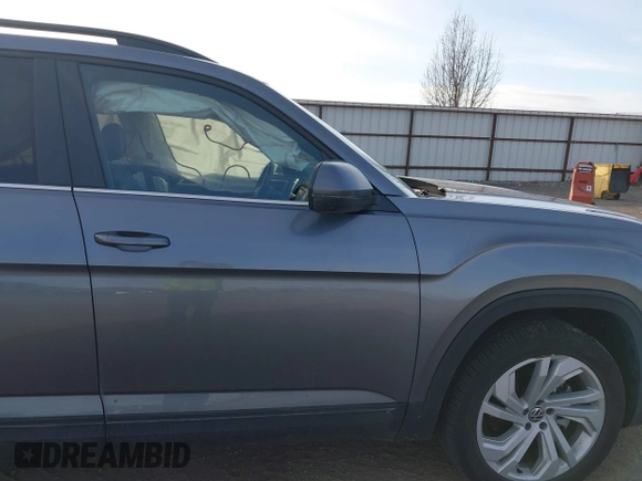 2022 Volkswagen Atlas SE z VIN 1V2HR2CA4NC523017, wystawiony jako IAAI lot #41754371 z przebiegiem 23 745 mil mil oraz . Historia ofert i sprzedaży dostępna na DreamBid. Obrazek 13.
