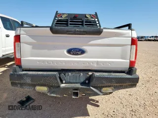 2018 Ford F-350 XL z VIN 1FT8W3BT3JEC94976, wystawiony jako Copart lot #57109615 z przebiegiem 149 143 mil mil oraz Czysty tytuł • Clean title. Historia ofert i sprzedaży dostępna na DreamBid. Obrazek 10.