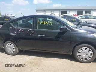 2016 Nissan Versa SV z VIN 3N1CN7AP1GL858032, wystawiony jako IAAI lot #42266679 z przebiegiem 137 097 mil mil oraz . Historia ofert i sprzedaży dostępna na DreamBid. Obrazek 13.