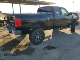 2007 Chevrolet Silverado 1500 LT w/1LT with VIN 2GCEC19C071731364, listed as a Copart auction lot 88822145 with 109,127 mi miles and Salvage Title. Bid and sale history available at carsss.com. Image 3.