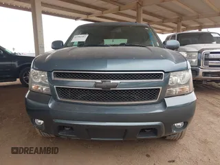 2009 Chevrolet Tahoe 2LT z VIN 1GNFK23069R293642, wystawiony jako IAAI lot #41584582 z przebiegiem 140 633 mil mil oraz . Historia ofert i sprzedaży dostępna na DreamBid. Obrazek 12.