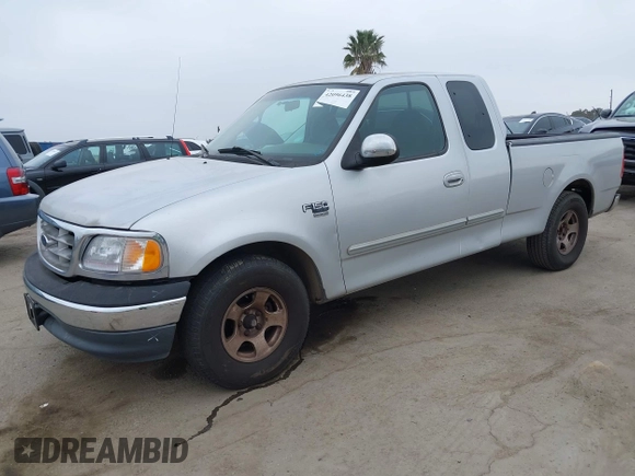 2000 Ford F-150 XL with VIN 1FTRX17W0YKA70861, listed as a IAAI auction lot 42096438 with 1 mi miles. Bid and sale history available at carsss.com. Image 18.
