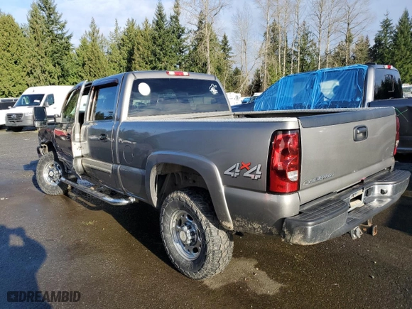 2007 Chevrolet Silverado 2500HD Classic LT1 with VIN 1GCHK23D57F106099, listed as a Copart auction lot 86997194 with 123,705 mi miles and Salvage Title. Bid and sale history available at carsss.com. Image 2.