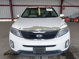 2015 Kia Sorento LX with VIN 5XYKTCA6XFG560437, listed as a IAAI auction lot 42009024 with 191,811 mi miles. Bid and sale history available at carsss.com. Image 12.