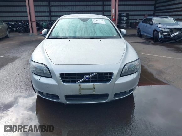 2008 Volvo C70 z VIN YV1MC67288J056674, wystawiony jako IAAI lot #41493211 z przebiegiem 18 158 mil mil oraz . Historia ofert i sprzedaży dostępna na DreamBid. Obrazek 12.
