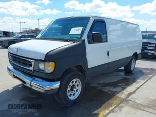 1998 Ford Econoline Cargo z VIN 1FTPE24L0WHA26141, wystawiony jako IAAI lot #42222412 z przebiegiem 345 331 mil mil oraz . Historia ofert i sprzedaży dostępna na DreamBid. Obrazek 2.