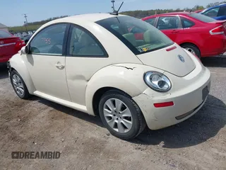 2009 Volkswagen New Beetle Coupe S with VIN 3VWPW31C89M502298, listed as a IAAI auction lot 42077755 with 113,045 mi miles. Bid and sale history available at carsss.com. Image 3.