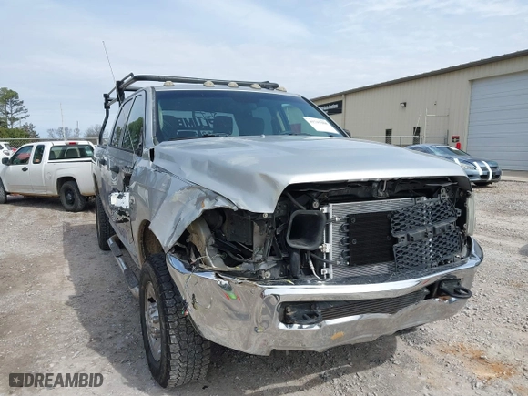 2013 Ram 2500 Tradesman with VIN 3C6UR5CL2DG553493, listed as a IAAI auction lot 41745488 with 242,474 mi miles. Bid and sale history available at carsss.com. Image 6.