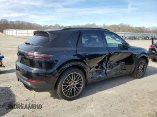 2022 Porsche Cayenne z VIN WP1AA2AY4NDA07033, wystawiony jako Copart lot #38195123 z przebiegiem 55 mil mil oraz . Historia ofert i sprzedaży dostępna na DreamBid. Obrazek 3.