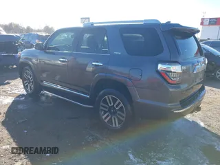 2018 Toyota 4Runner SR5 with VIN JTEBU5JR7J5543336, listed as a IAAI auction lot 41028397 with 157,997 mi miles and . Bid and sale history available at carsss.com. Image 3.