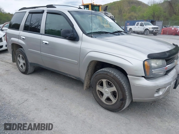 2006 Chevrolet TrailBlazer LS with VIN 1GNDT13S562193116, listed as a IAAI auction lot 42072182 with 200,251 mi miles and . Bid and sale history available at DreamBid. Image 1.