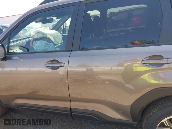 2025 Subaru Forester Premium with VIN JF2SLDDC1SH572986, listed as a IAAI auction lot 42517134 with 313 mi miles and . Bid and sale history available at DreamBid. Image 14.