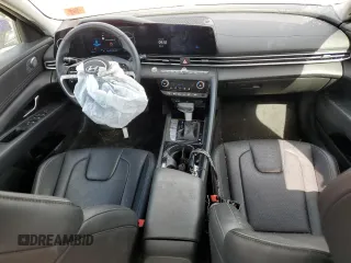 2025 Hyundai Elantra Limited z VIN KMHLN4DJ9SU121786, wystawiony jako Copart lot #54508575 z przebiegiem 13 047 mil mil oraz Czysty tytuł • Clean title. Historia ofert i sprzedaży dostępna na DreamBid. Obrazek 8.