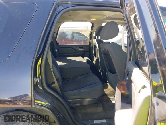 2008 GMC Yukon SLT w/4SB with VIN 1GKFK13038J238439, listed as a IAAI auction lot 41520274 with 265,855 mi miles. Bid and sale history available at carsss.com. Image 8.