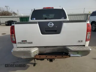 2009 Nissan Frontier SE z VIN 1N6AD07U89C425329, wystawiony jako Copart lot #47890565 z przebiegiem 345 112 mil mil oraz Czysty tytuł • Clean title. Historia ofert i sprzedaży dostępna na DreamBid. Obrazek 6.