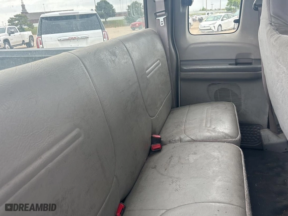 2001 Ford Super Duty F-250 XL with VIN 3FTNX20LX1MA60017, listed as a Copart auction lot 54051205 with 64,746 mi miles and Clean Title. Bid and sale history available at carsss.com. Image 6.