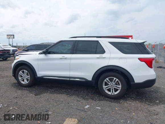 2020 Ford Explorer XLT with VIN 1FMSK7DH4LGC22642, listed as a IAAI auction lot 41932776 with 45,099 mi miles and . Bid and sale history available at carsss.com. Image 14.