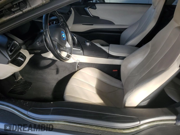 2015 BMW i8 z VIN WBY2Z2C58FV391376, wystawiony jako Copart lot #47265335 z przebiegiem 92 959 mil mil oraz Szkoda całkowita • Salvage title. Historia ofert i sprzedaży dostępna na DreamBid. Obrazek 7.