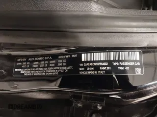 2017 Alfa Romeo Giulia Ti z VIN ZARFAECN7H7554902, wystawiony jako IAAI lot #41599442 z przebiegiem 84 045 mil mil oraz . Historia ofert i sprzedaży dostępna na DreamBid. Obrazek 9.