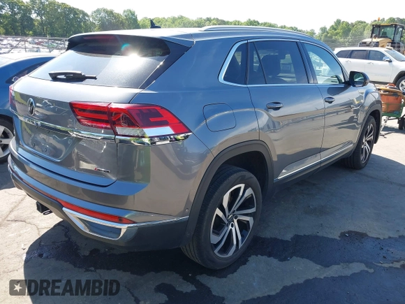 2020 Volkswagen Atlas SEL Premium z VIN 1V2NE2CA0LC224717, wystawiony jako IAAI lot #42151750 z przebiegiem 47 544 mil mil oraz . Historia ofert i sprzedaży dostępna na DreamBid. Obrazek 4.