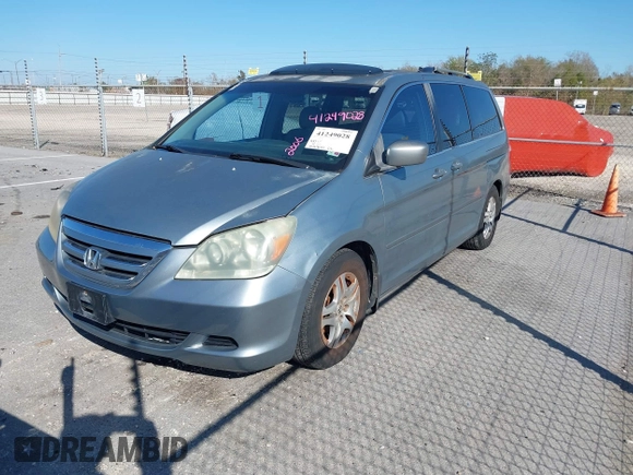 2006 Honda Odyssey EX-L with VIN 5FNRL38756B031675, listed as a IAAI auction lot 41249028 with 152,240 mi miles. Bid and sale history available at carsss.com. Image 2.