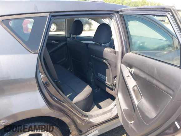 2009 Pontiac Vibe with VIN 5Y2SM67009Z462332, listed as a IAAI auction lot 42620669 with 164,227 mi miles and . Bid and sale history available at DreamBid. Image 8.