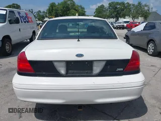 2010 Ford Police Interceptor с VIN 2FABP7BV8AX146371, выставлен на аукционе IAAI как лот 42395481 с пробегом Не указан миль и . История ставок и продаж доступна на DreamBid. Изображение 17.