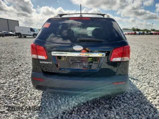 2011 Kia Sorento LX z VIN 5XYKT3A12BG184119, wystawiony jako Copart lot #60678945 z przebiegiem Nie podano mil oraz Czysty tytuł • Clean title. Historia ofert i sprzedaży dostępna na DreamBid. Obrazek 6.