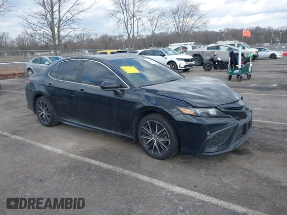 2021 Toyota Camry SE Nightshade with VIN 4T1G11AK6MU488155, listed as a IAAI auction lot 41394539 with 53,577 mi miles. Bid and sale history available at carsss.com. Image 1.