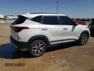 2021 Kia Seltos SX with VIN KNDETCA25M7139553, listed as a Copart auction lot 51842335 with 68,852 mi miles and Clean title. Bid and sale history available at DreamBid. Image 3.