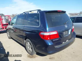 2006 Honda Odyssey EX-L with VIN 5FNRL38676B032317, listed as a IAAI auction lot 41681655 with 208,605 mi miles. Bid and sale history available at carsss.com. Image 3.