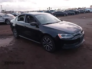 2013 Volkswagen Jetta Hybrid SEL with VIN 3VW637AJ1DM277984, listed as a IAAI auction lot 41450384 with 117,665 mi miles and . Bid and sale history available at DreamBid. Image 1.
