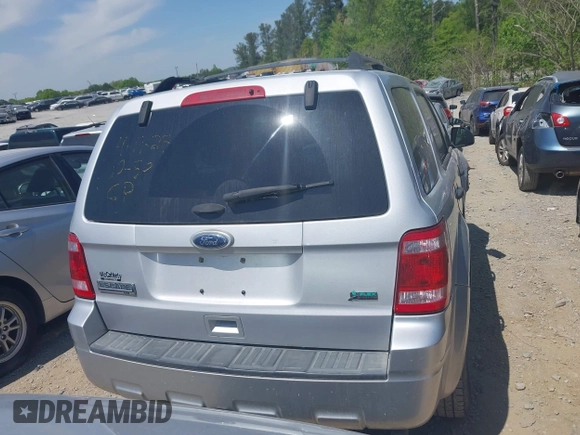 2011 Ford Escape XLT с VIN 1FMCU9DG9BKB50821, выставлен на аукционе IAAI как лот 42050075 с пробегом 101 946 миль миль и . История ставок и продаж доступна на DreamBid. Изображение 16.