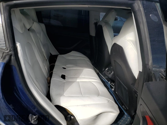 2018 Tesla Model 3 Long Range Battery z VIN 5YJ3E1EB1JF085139, wystawiony jako Copart lot #46888915 z przebiegiem 158 435 mil mil oraz Szkoda całkowita • Salvage title. Historia ofert i sprzedaży dostępna na DreamBid. Obrazek 10.