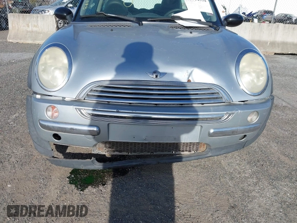 2003 MINI Hardtop with VIN WMWRC334X3TC45616, listed as a IAAI auction lot 41714354 with Not provided miles and . Bid and sale history available at DreamBid. Image 6.