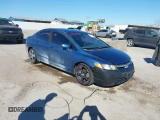 2008 Honda Civic LX z VIN 1HGFA16518L024173, wystawiony jako IAAI lot #41876560 z przebiegiem 155 401 mil mil oraz . Historia ofert i sprzedaży dostępna na DreamBid. Obrazek 1.