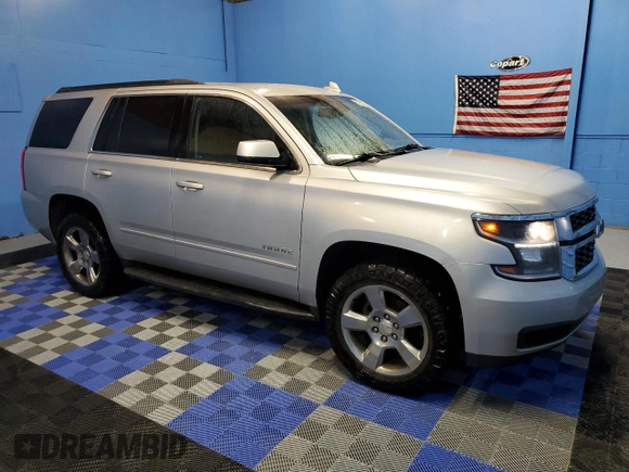 2019 Chevrolet Tahoe LS z VIN 1GNSKAKC5KR124318, wystawiony jako Copart lot #56994495 z przebiegiem 232 268 mil mil oraz Czysty tytuł • Clean title. Historia ofert i sprzedaży dostępna na DreamBid. Obrazek 4.