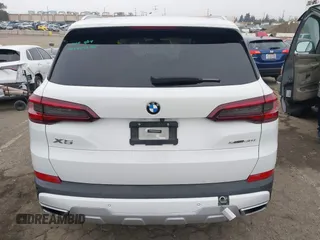 2021 BMW X5 sDrive40i with VIN 5UXCR4C0XM9F73416, listed as a IAAI auction lot 41722856 with 25,115 mi miles. Bid and sale history available at carsss.com. Image 16.